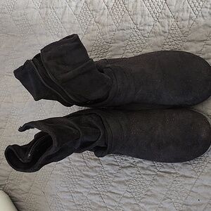 Trend Report black faux suede ankle boots.  Size 8.  Side zippers.